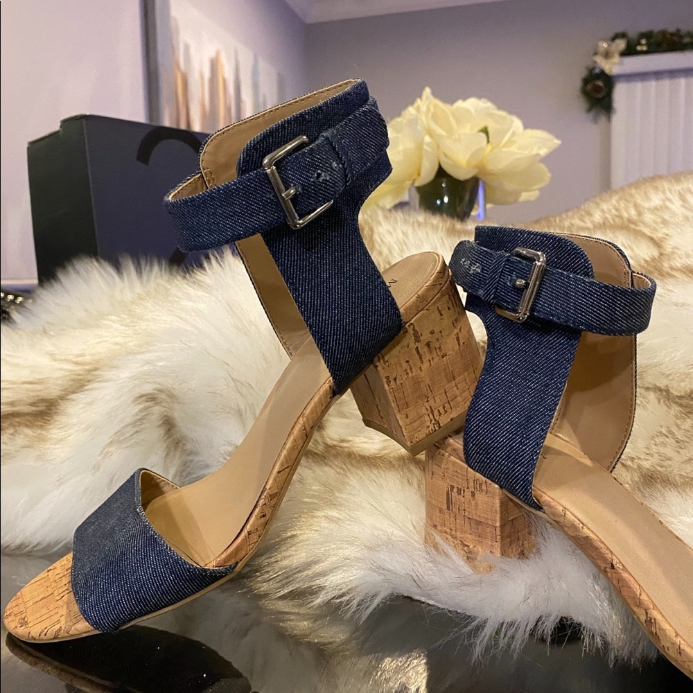 Beautiful Sandal DEMIN ✨ Ankle strap✨ Used only once, no defects, no damage